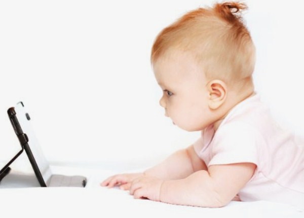 10 tác hại khi cho trẻ sử dụng thiết bị di động quá sớm - ảnh 1