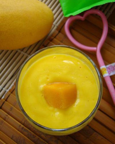 Sinh tố sữa chua xoài - chanh dây 