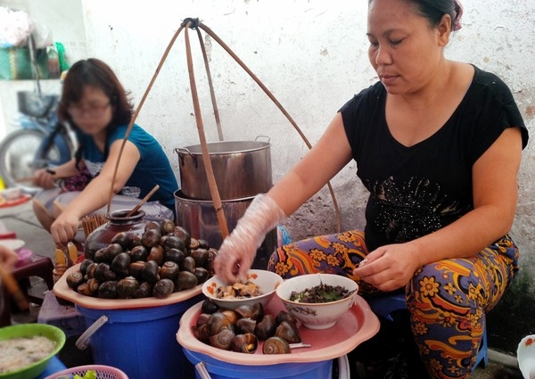 Bún ốc ở phố Nhà Chung 5