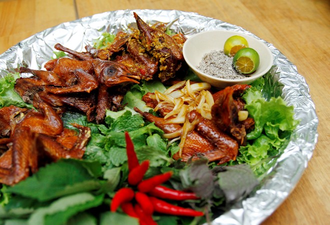 Ngất ngây với mẹt heo rừng ở Quán Đêm 4