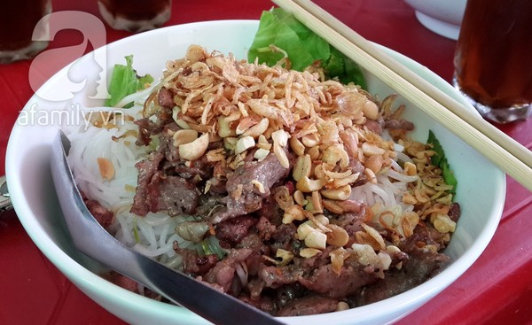 Quán bún bò Nam Bộ ở phố Phan Bội Châu 1