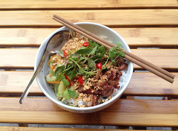 Bún thịt nướng
