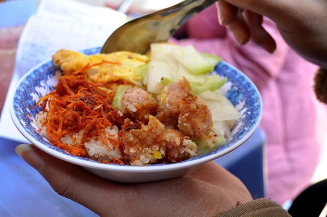 Cùng thưởng thức món ngon ở phố Nhân Hòa 4
