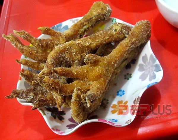 Chân gà rang muối