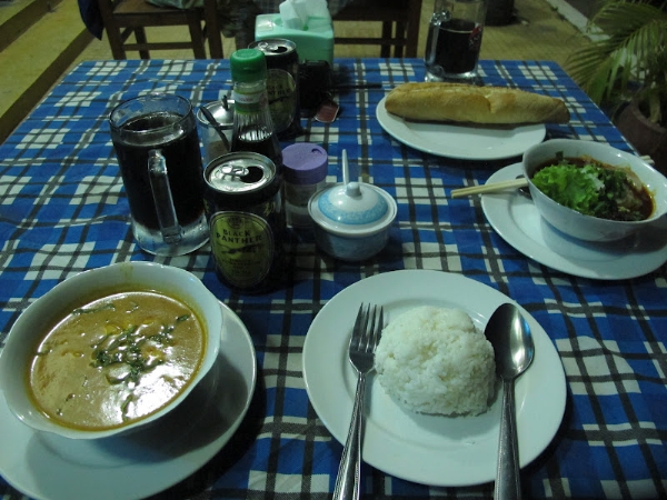 Cà ri Amok và bò lúc lắc
