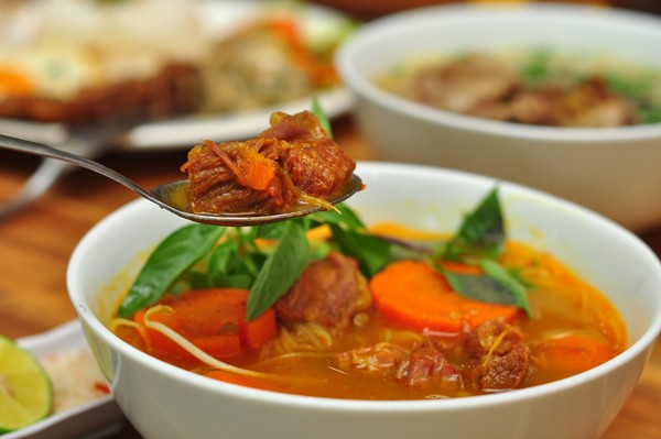 Hủ tíu bò kho