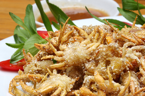 Cua đồng rang muối