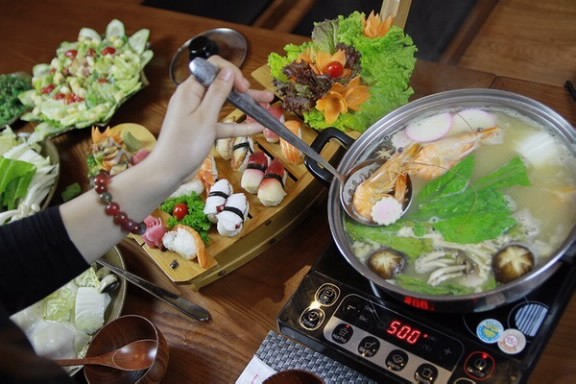 Thưởng thức cơm thố Nhật Bản tại Sushi KOI 6