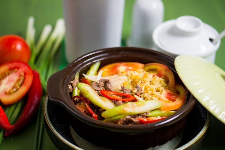Cơm bò thố