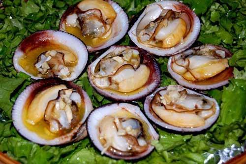 Đãi Cả Nhà Với Nghêu Nướng, Ốc Luộc