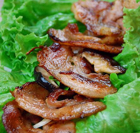Ăn Thịt Lợn Nướng Kiểu Hàn Quốc