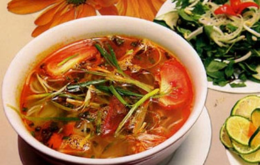 Bữa sáng ngon hơn với bún riêu cua mọc bò