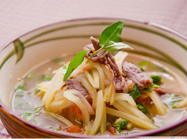 Chua dịu Canh thịt bò xoài xanh