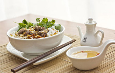 Trổ tài Bún bò Nam bộ cho bữa sáng đầu tuần