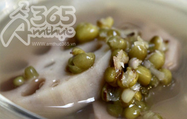 Giòn mát chè đậu xanh củ sen