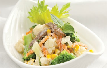 Bò trộn ngũ sắc thơm ngon, lạ miệng