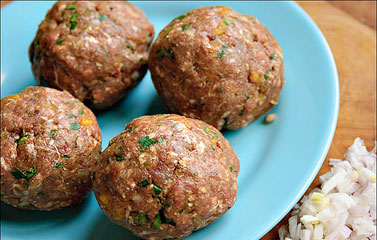 Bò viên xốt cà chua
