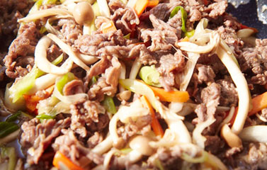 Thịt bò xào nấm