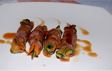 Thịt bò cuộn rau củ kiểu Nhật