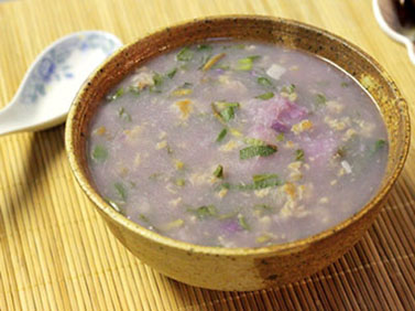 Đi chợ nấu canh khoai mỡ với thịt gà kho tiêu