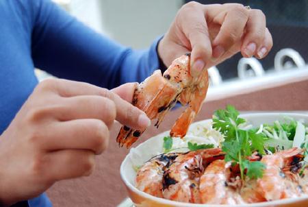 Bún Tôm nướng phố Lý Thường Kiệt: Ngon - Lạ