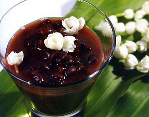 Chè đỗ đen cho cả gia đình trong ngày hè nóng bức