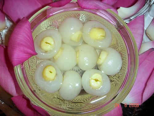 Chế biến chè long nhãn hạt sen