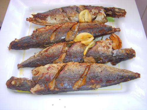Để món cá nục nướng không bị tanh