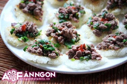 Hấp dẫn cơm cháy thịt bò