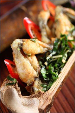 Hướng dẫn làm món gà nướng ống tre