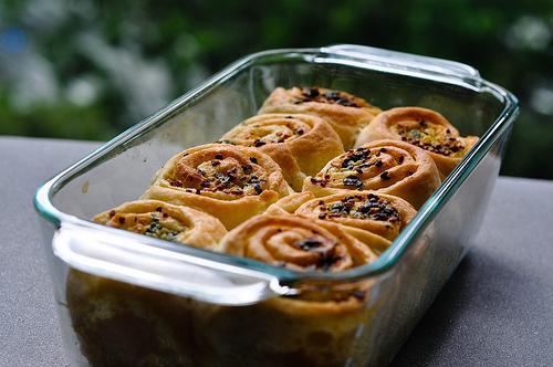 Lạ lùng - Bánh nhân tỏi nướng