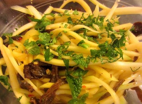 Món ngon ngày tết: Gỏi thịt bò khô