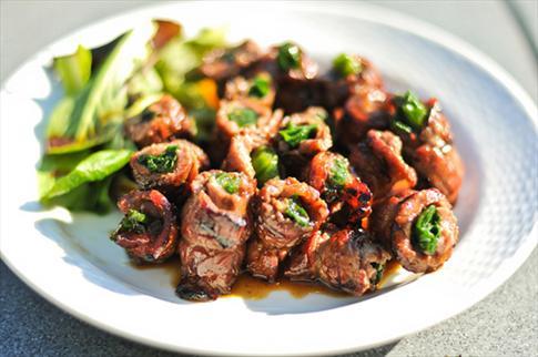 Thịt bò cuốn hành nướng thơm phức