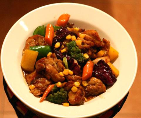 Thịt gà hầm rượu vang bổ dưỡng