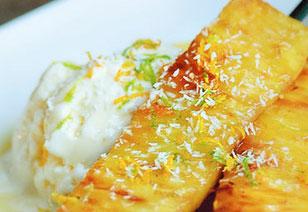 Tráng miệng với dứa nướng