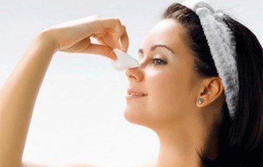 Trị mụn đầu đen hiệu quả với chi phí siêu rẻ