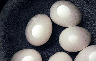 Giảm ốm nghén cho bà bầu bằng giấm và trứng gà