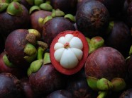 Mẹ bầu nên ăn măng cụt