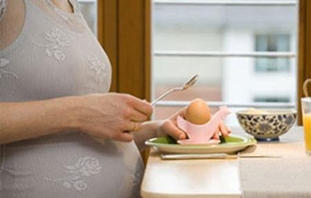 Trứng gà - món ăn dành cho bà Bầu
