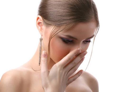 Đoán bệnh qua mùi vị lạ trong miệng - 1