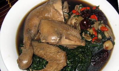 Gà tần thuốc bắc ngon... nức nở